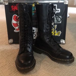 Dr. Martens 1914 Boot